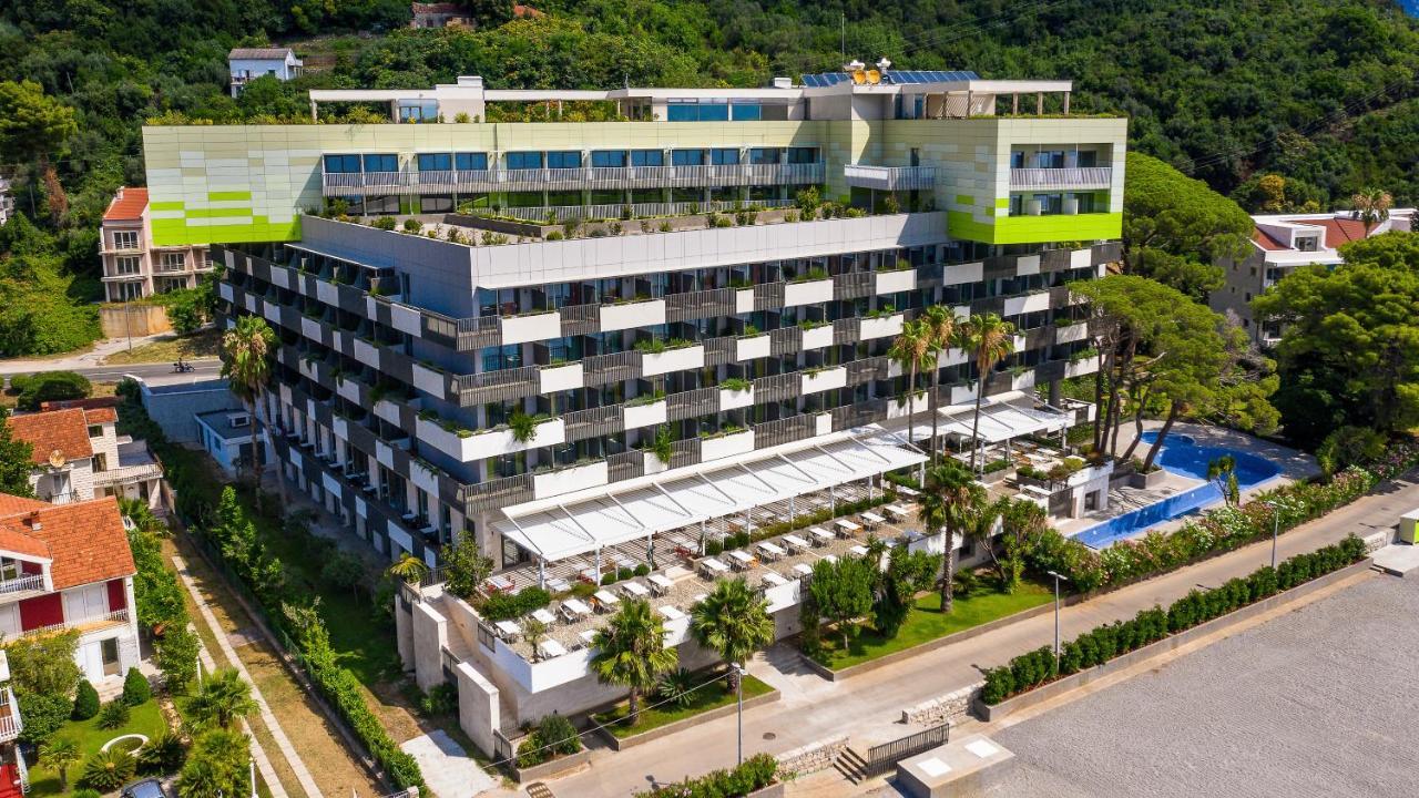 Carine Hotel Park Bijela Exterior photo