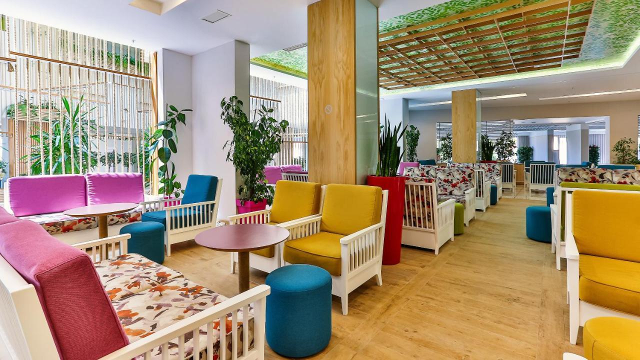 Carine Hotel Park Bijela Exterior photo