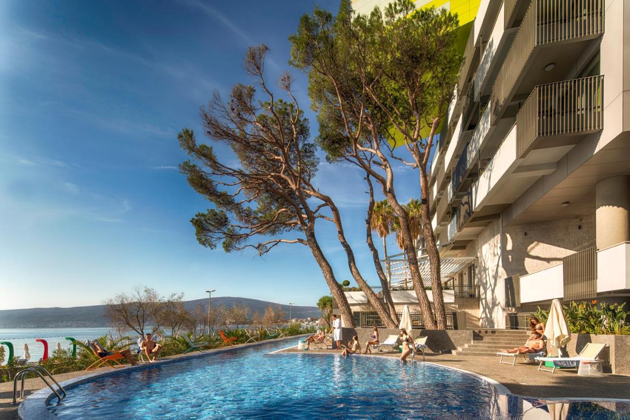 Carine Hotel Park Bijela Exterior photo