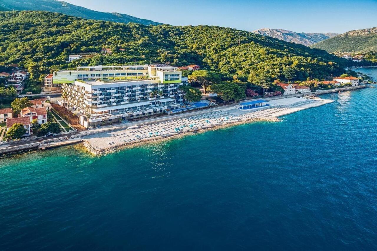 Carine Hotel Park Bijela Exterior photo