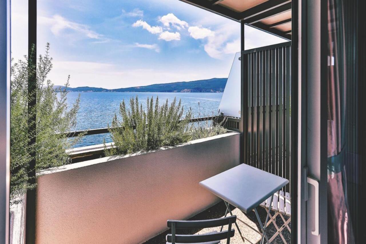 Carine Hotel Park Bijela Exterior photo